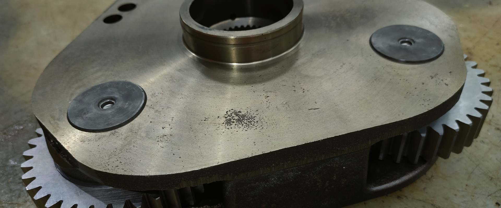 SmartCAE - Verifica strutturale dei porta-satelliti di una trasmissione